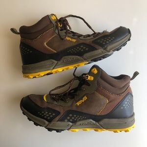Boys 6 TEVA Hiking Boots Escapade Kids Hiker Shoe